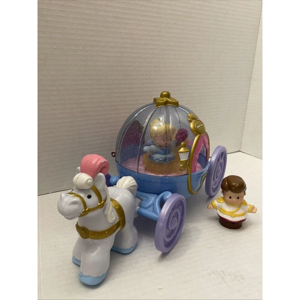 Fisher Price Little People Cinderella Carriage Lights & Sounds Works & 2 Figures